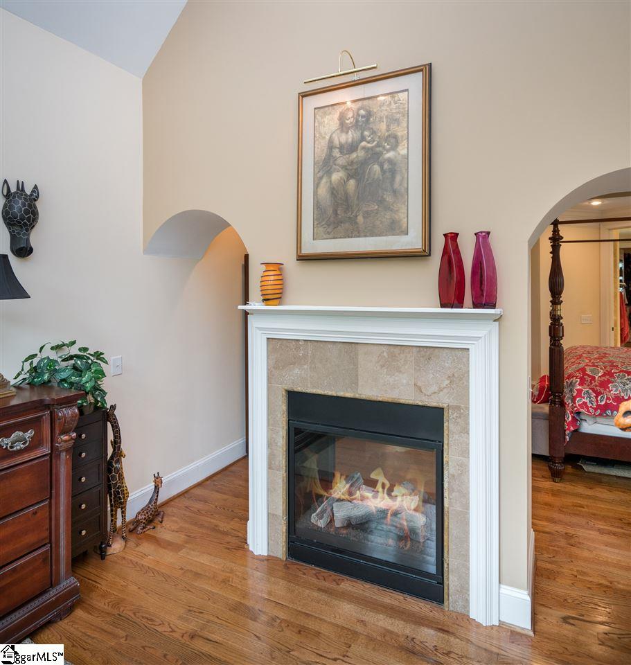 19 West Round Hill Road Greenville, SC 29617 - Photo 13 of 36 Gallery Image 13