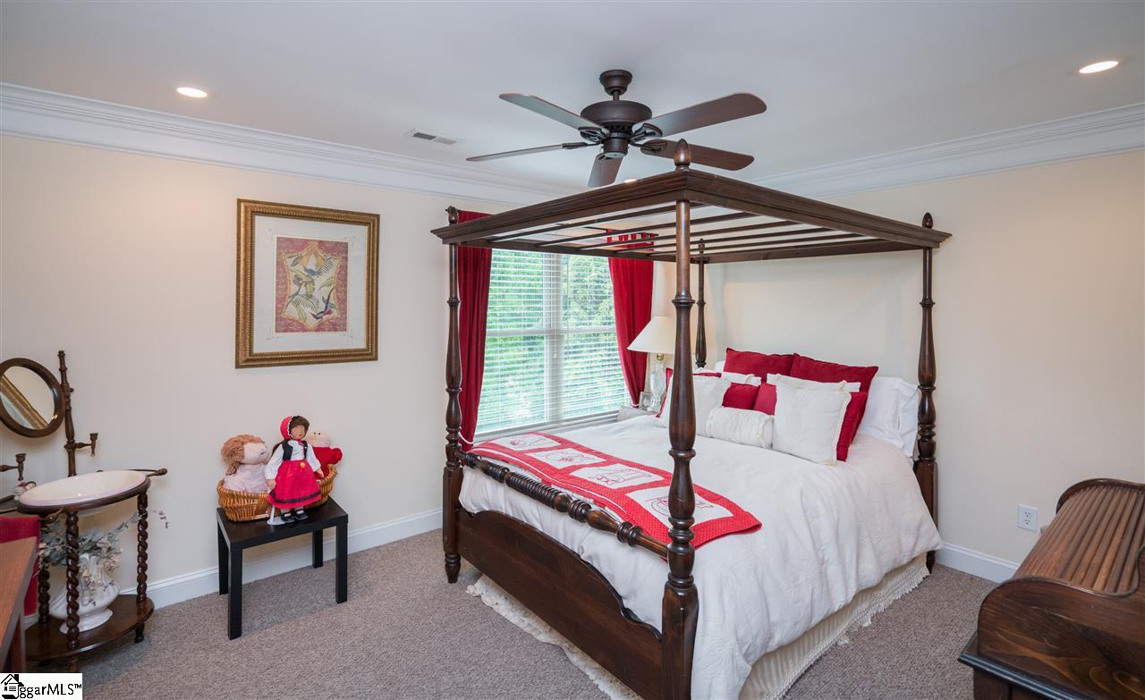 19 West Round Hill Road Greenville, SC 29617 - Photo 23 of 36 Gallery Image 23