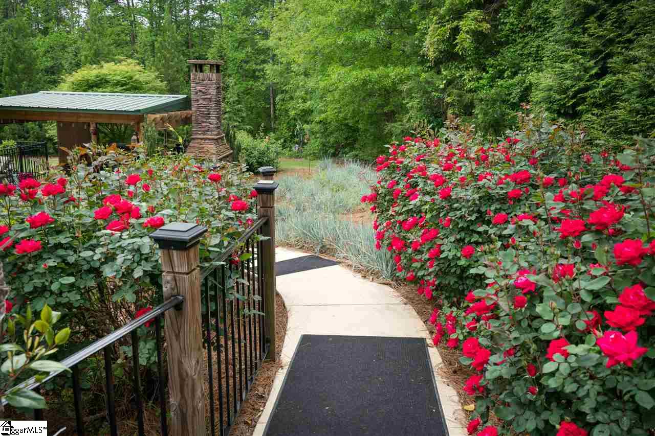 19 West Round Hill Road Greenville, SC 29617 - Photo 26 of 36 Gallery Image 26