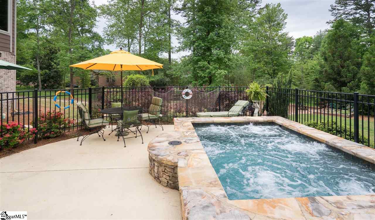 19 West Round Hill Road Greenville, SC 29617 - Photo 33 of 36 Gallery Image 33