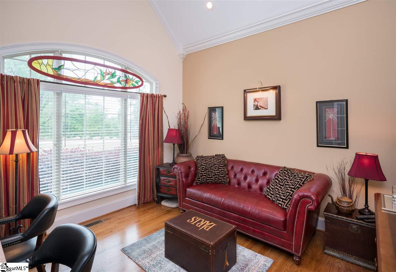 19 West Round Hill Road Greenville, SC 29617 - Photo 10 of 36 Gallery Image 10