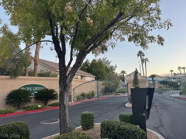 $1,950 | 54 Kukui Court, Henderson, NV 89074
