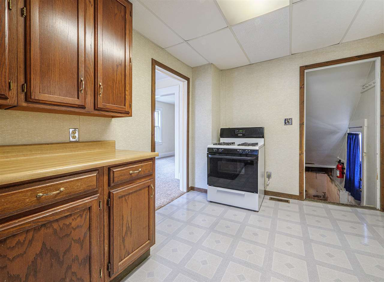 1316 Rhodes Street Jackson, MI 49202 - Photo 11 of 25 Photo 13
