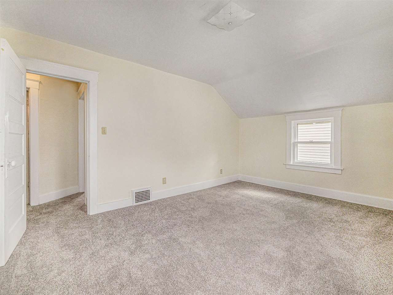 1316 Rhodes Street Jackson, MI 49202 - Photo 17 of 25 Photo 19