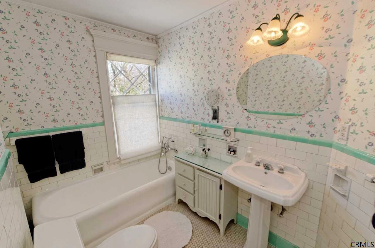 1124 Avon Road Schenectady, NY 12308 - Photo 19 of 25 Photo 19