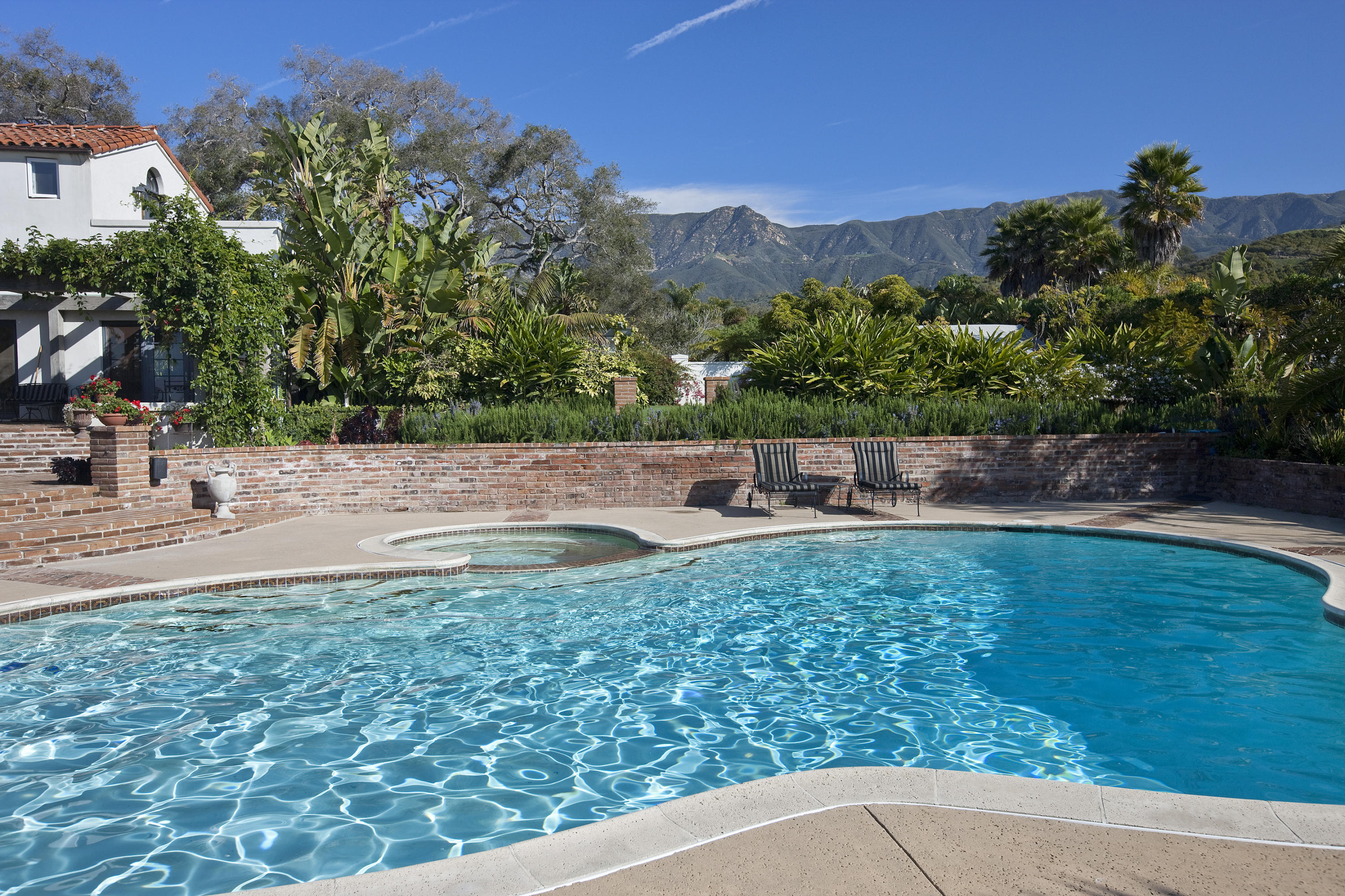285 Toro Canyon Road Carpinteria, CA 93013 - Photo 19 of 26 Pool
