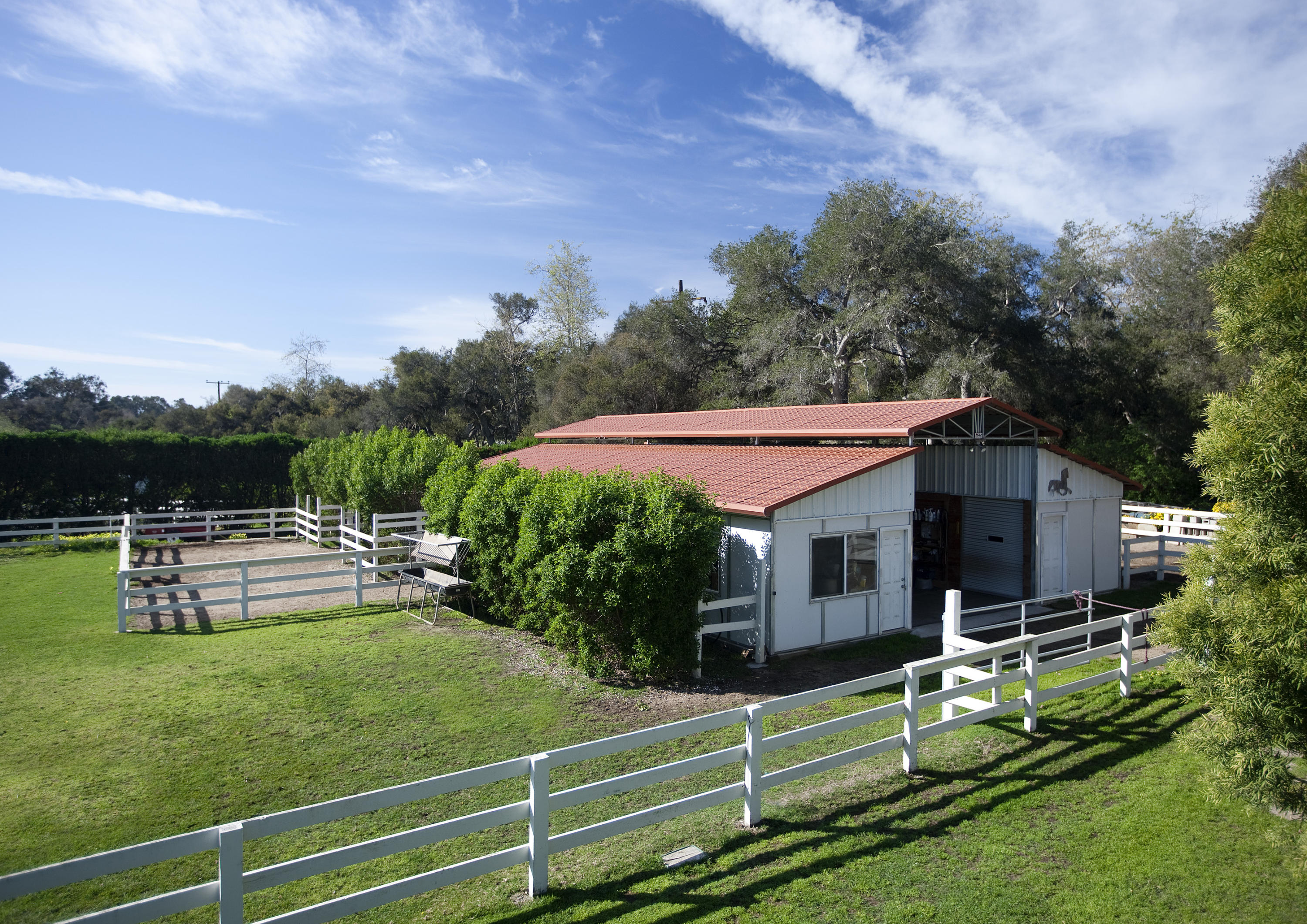 285 Toro Canyon Road Carpinteria, CA 93013 - Photo 24 of 26 Stable