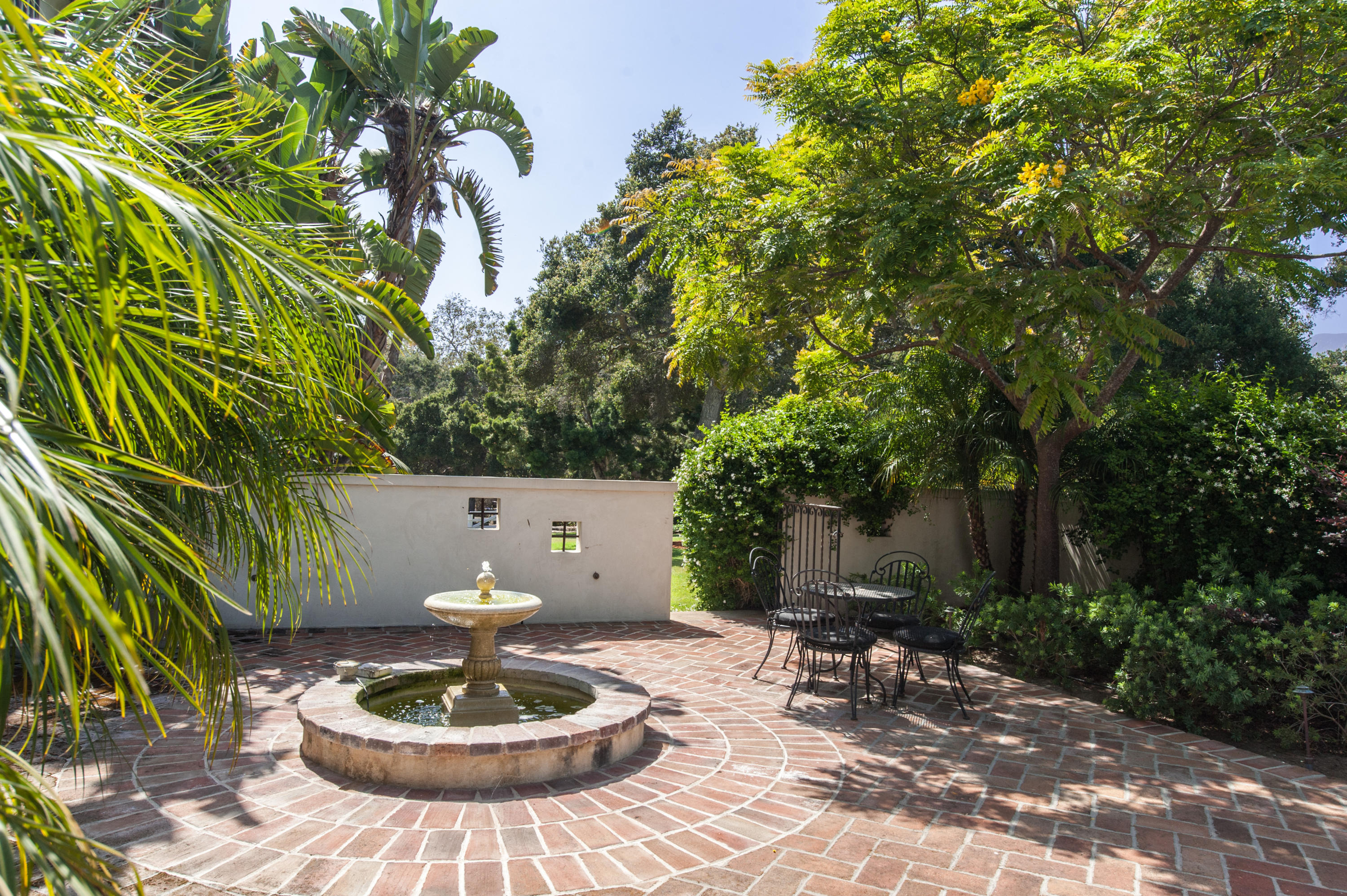 285 Toro Canyon Road Carpinteria, CA 93013 - Photo 5 of 26 Entry Courtyard