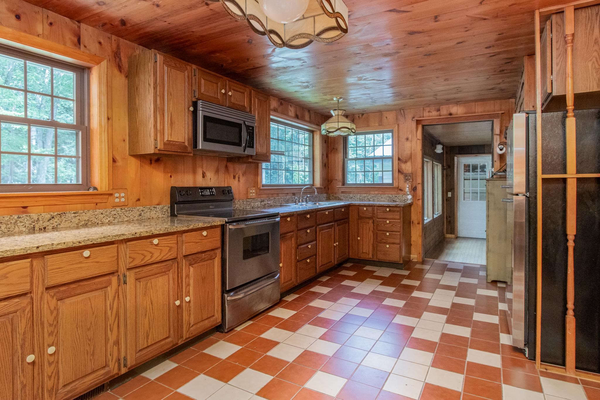 163 Bog Road Goffstown, NH 03045 - Photo 35 of 40 Gallery Image 35