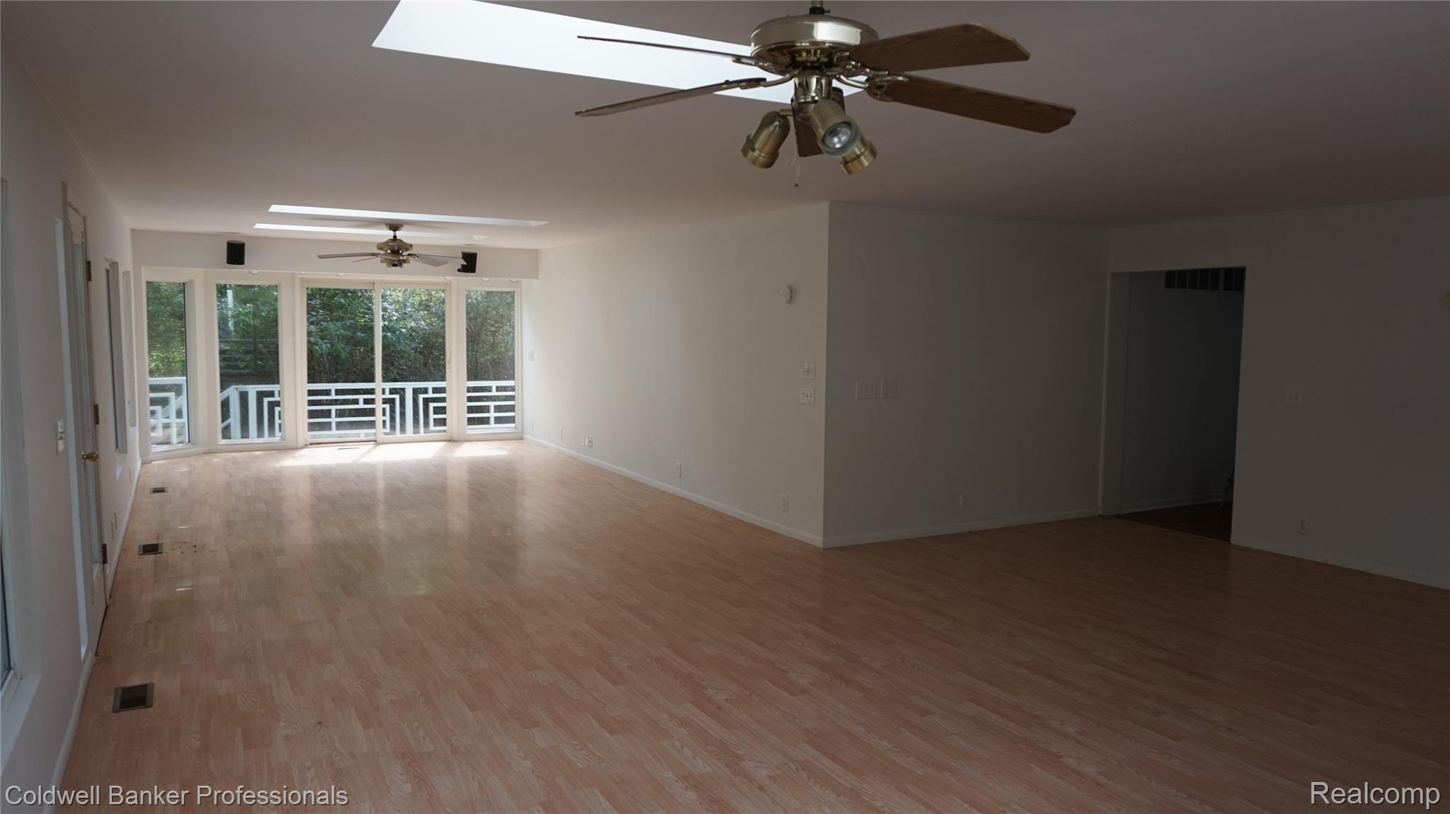 12078 Linden Road Linden, MI 48451 - Photo 6 of 27 DSC01359.JPG