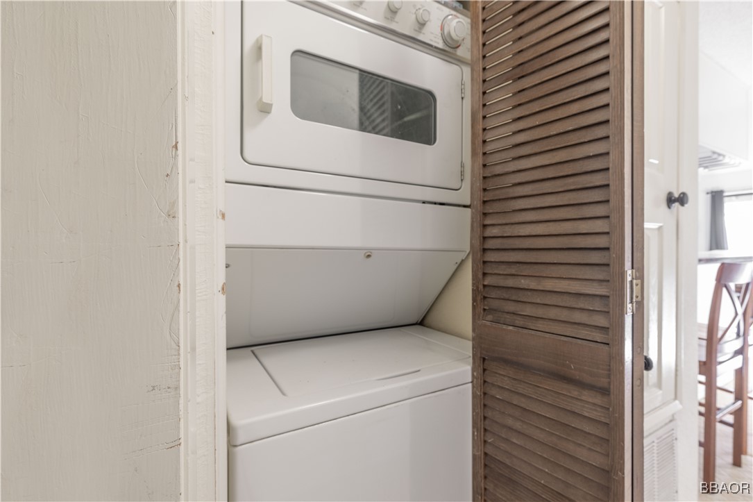 760 Blue Jay Road, Unit 34 Big Bear Lake, CA 92315 - Photo 21 of 24 a utility room with dryer and washer