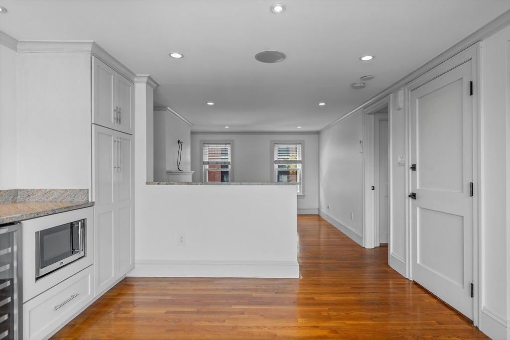 256 West 3rd Street, Unit 2 Boston, MA 02127 - Photo 9 of 30