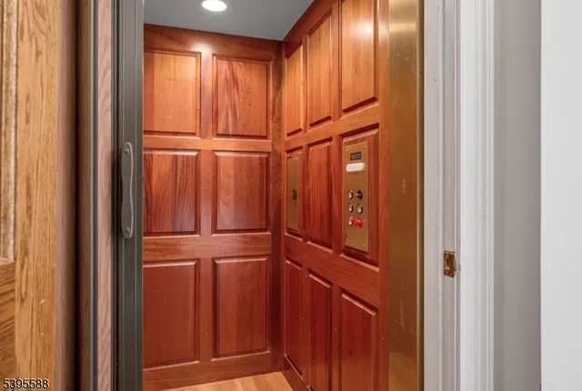 $2,988,000 | 305 Green Road, Sparta, NJ 07871