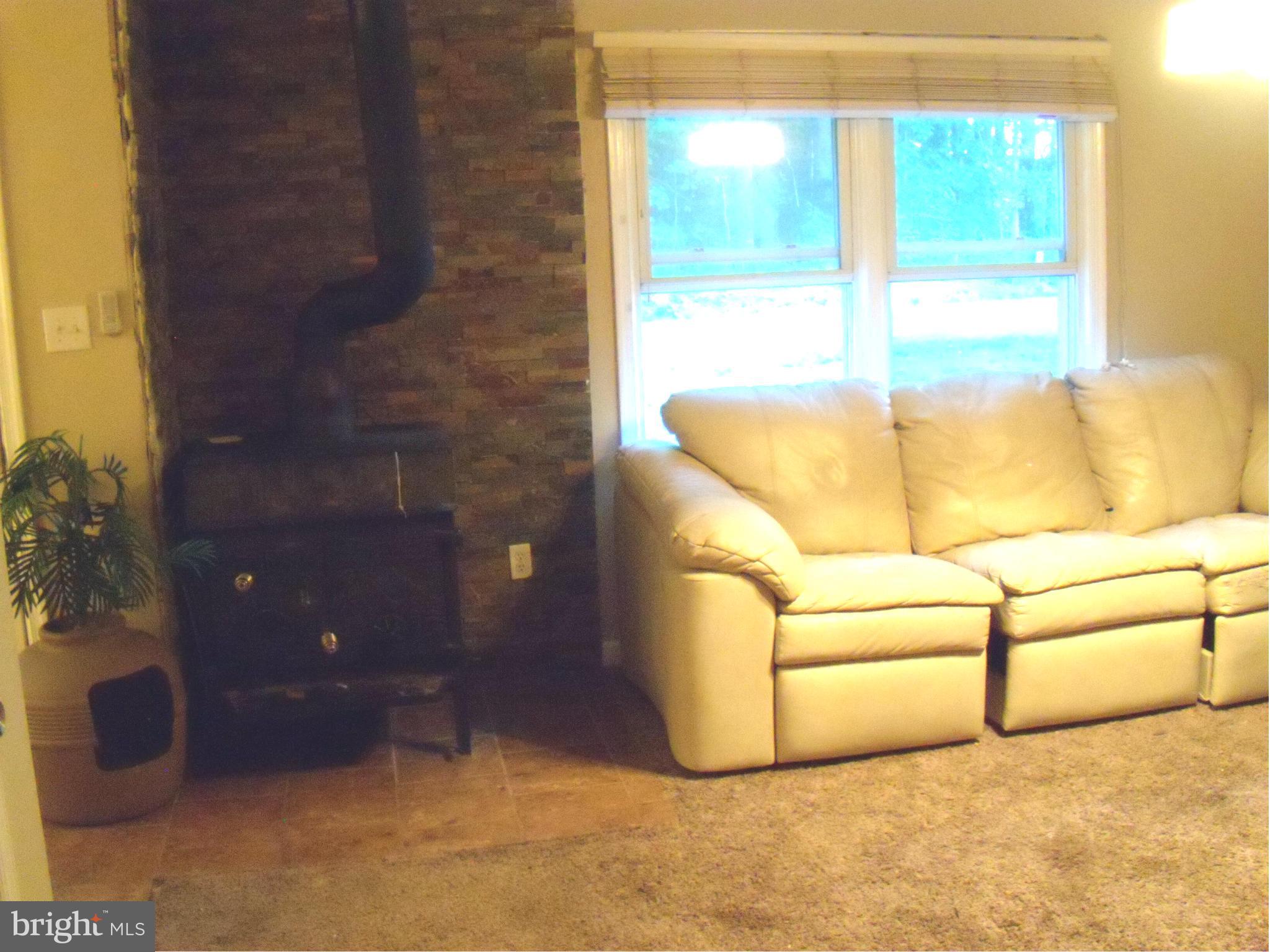 10032 Talley Road Spotsylvania, VA 22553 - Photo 8 of 15 Living Room