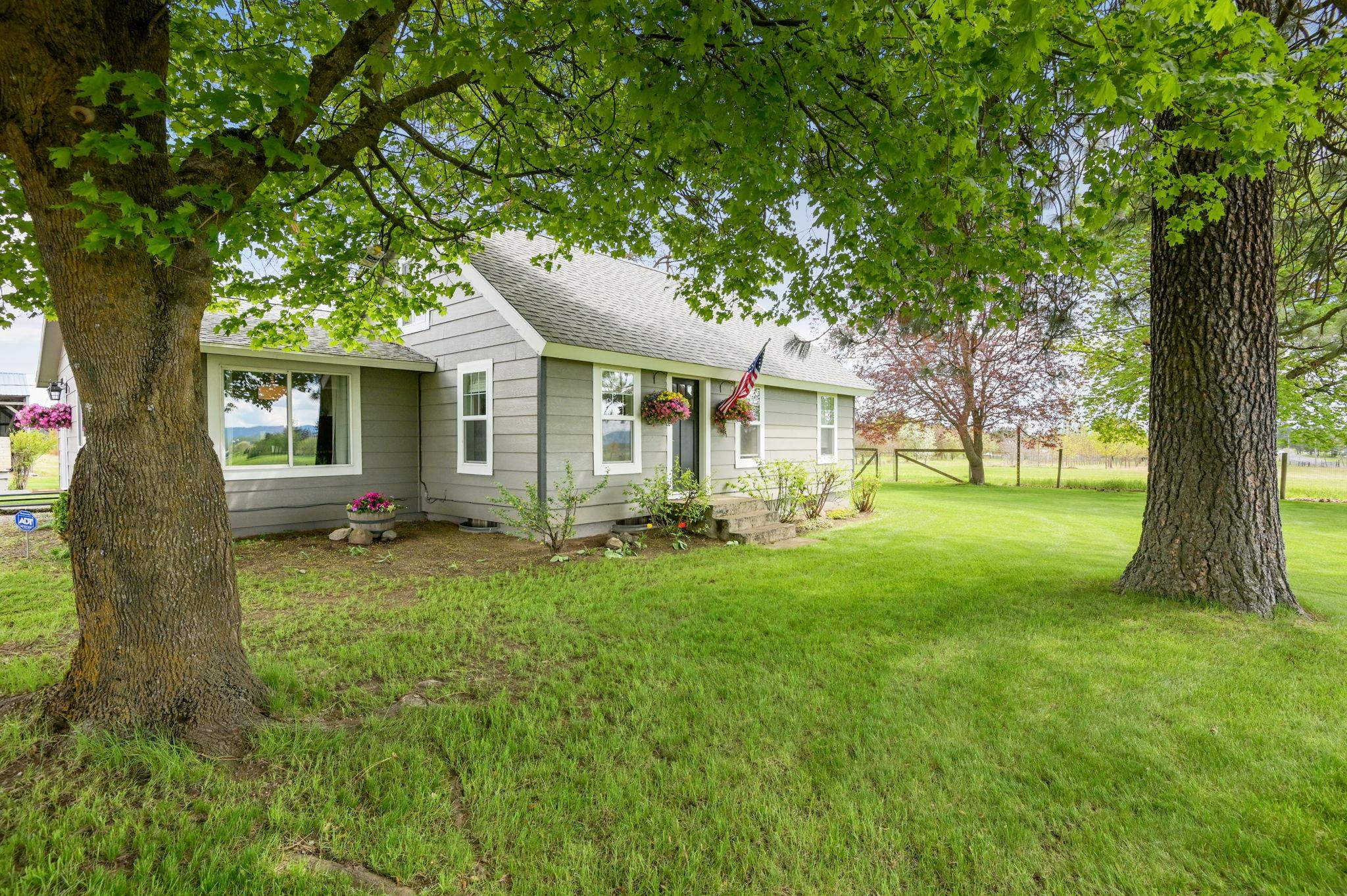 39110 North Sherman Road Deer Park, WA 99006 - Photo 6 of 48 Gallery Image 6