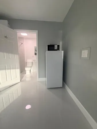 $950 | 2240 Southwest 43rd Avenue, Fort Lauderdale, FL 33317