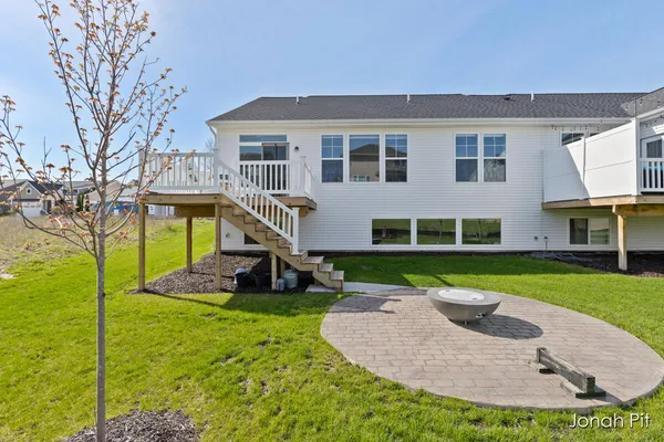 $449,900 | 3093 Brayridge Drive, Jenison, MI 49428