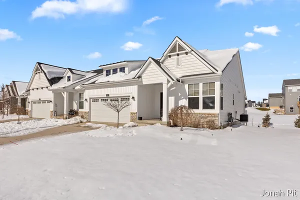 $449,900 | 3093 Brayridge Drive, Jenison, MI 49428