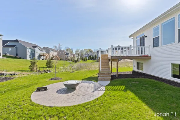 $449,900 | 3093 Brayridge Drive, Jenison, MI 49428