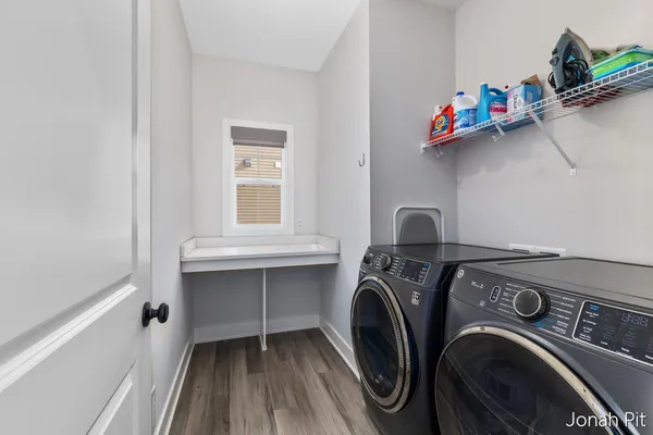 $449,900 | 3093 Brayridge Drive, Jenison, MI 49428