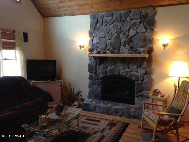 1043 Boat House Road Lake Ariel, PA 18436 - Photo 27 of 52