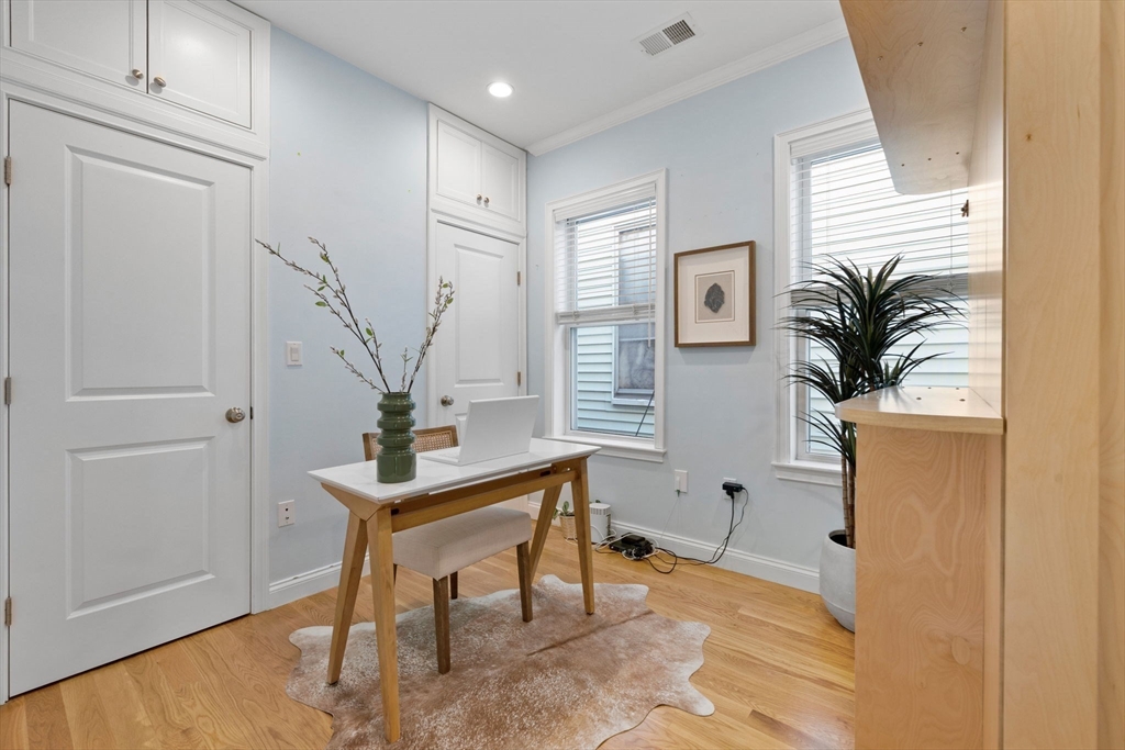 242 West Fifth Street, Unit 3 Boston, MA 02127 - Photo 20 of 37 a view of entryway with a table and chairs