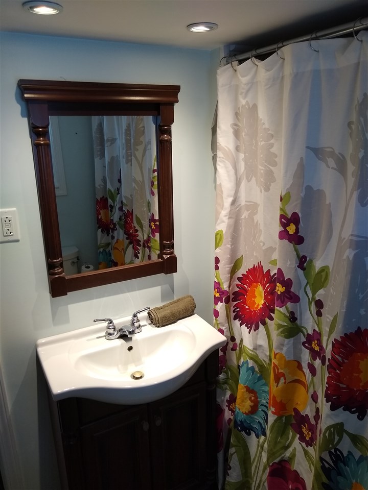 2267 Vandekarr Road Owosso, MI 48867 - Photo 19 of 27 31397593-18.JPG
