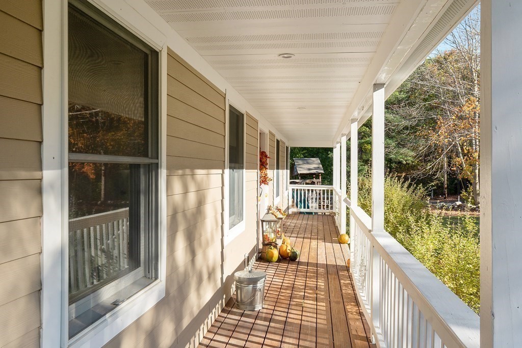 84 Sampson Road Bolton, MA 01740 - Photo 5 of 41