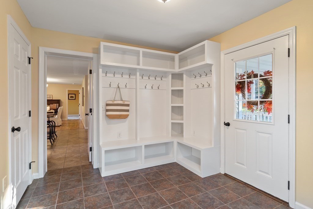 84 Sampson Road Bolton, MA 01740 - Photo 6 of 41