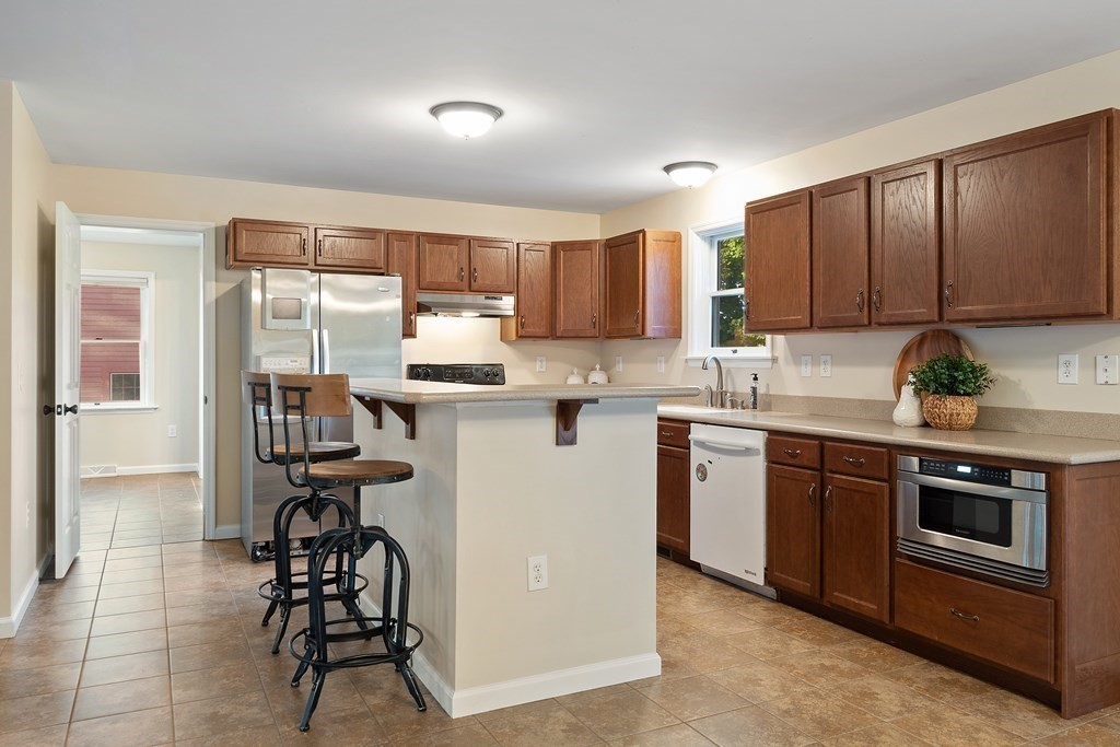 84 Sampson Road Bolton, MA 01740 - Photo 7 of 41