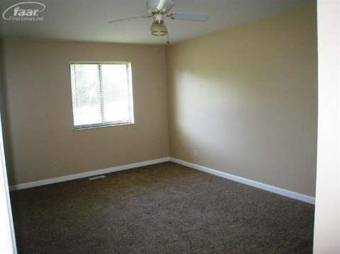 10087 West Stanley Road Flushing, MI 48433 - Photo 20 of 26 20414735-19.JPG