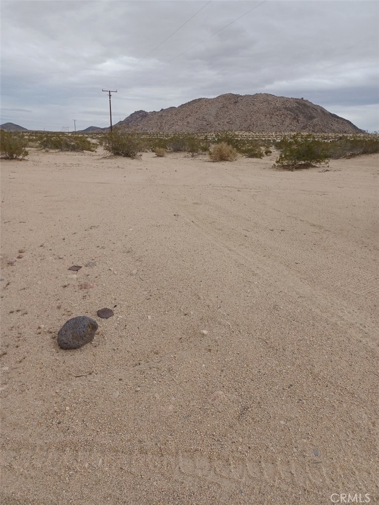800 Bodick Road Landers, CA 92285 - Photo 2 of 5 a view of lake