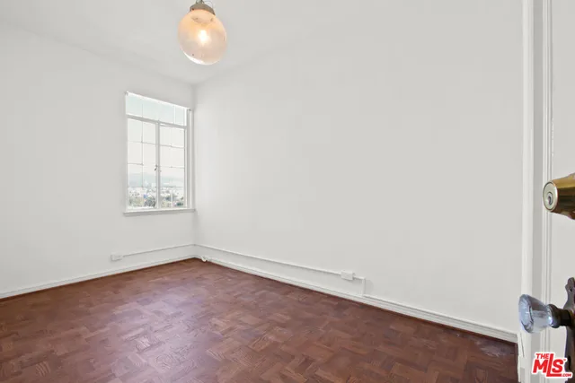 $7,650 | 450 North Rossmore Avenue, Los Angeles, CA 90004