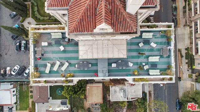 $7,650 | 450 North Rossmore Avenue, Los Angeles, CA 90004