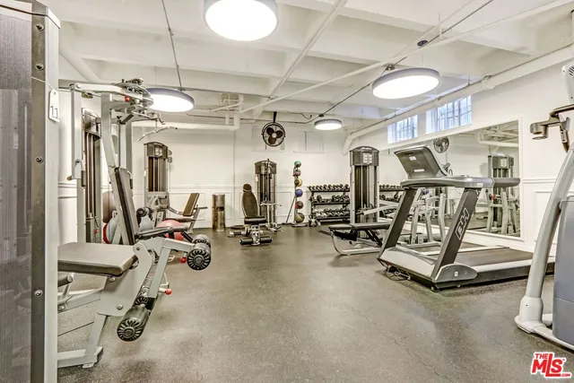 $7,650 | 450 North Rossmore Avenue, Los Angeles, CA 90004