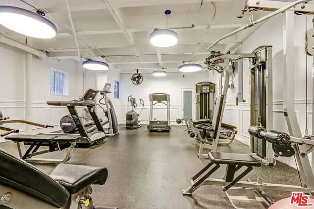 $7,650 | 450 North Rossmore Avenue, Los Angeles, CA 90004