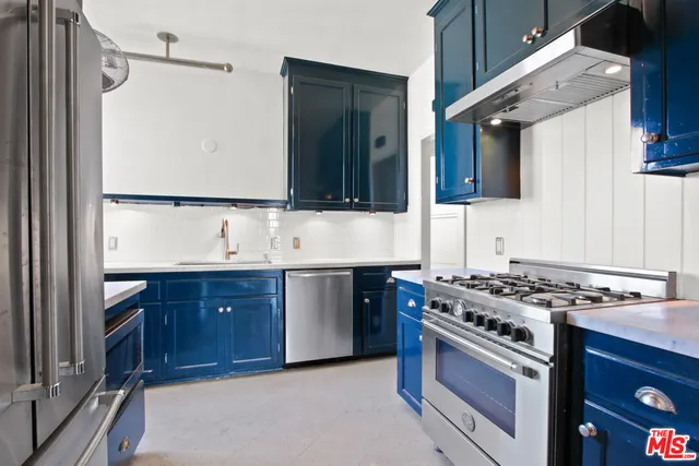 $7,650 | 450 North Rossmore Avenue, Los Angeles, CA 90004