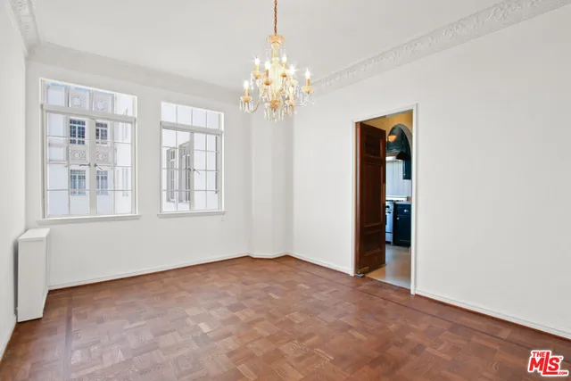 $7,650 | 450 North Rossmore Avenue, Los Angeles, CA 90004