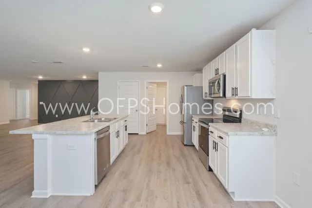 $2,500 | 6705 Sarah Ann Way, Laurel Hill, FL 32567