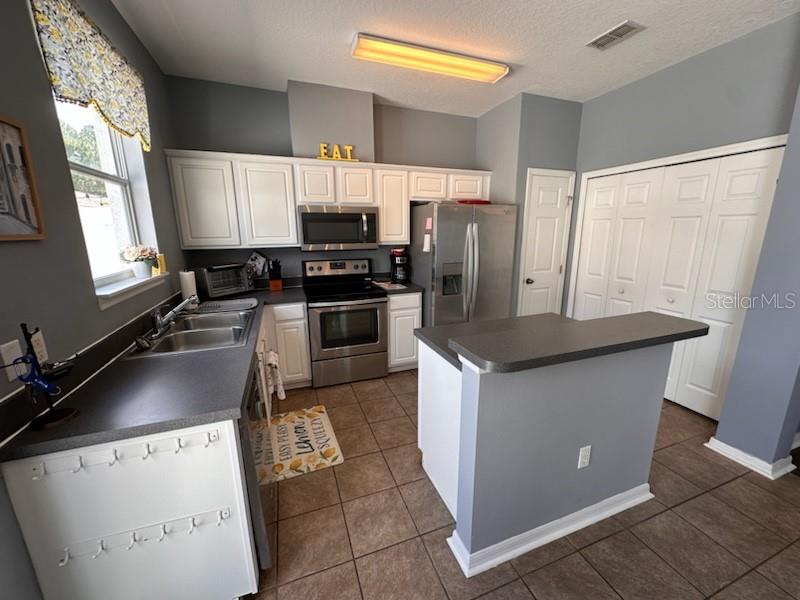 8524 Danforth Drive Windermere, FL 34786 - Photo 12 of 31