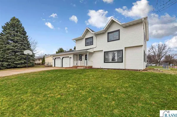 $399,900 | 229 Wadsworth Drive, Mankato, MN 56001