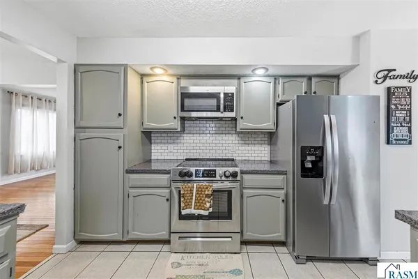 $399,900 | 229 Wadsworth Drive, Mankato, MN 56001