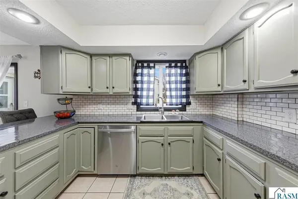 $399,900 | 229 Wadsworth Drive, Mankato, MN 56001