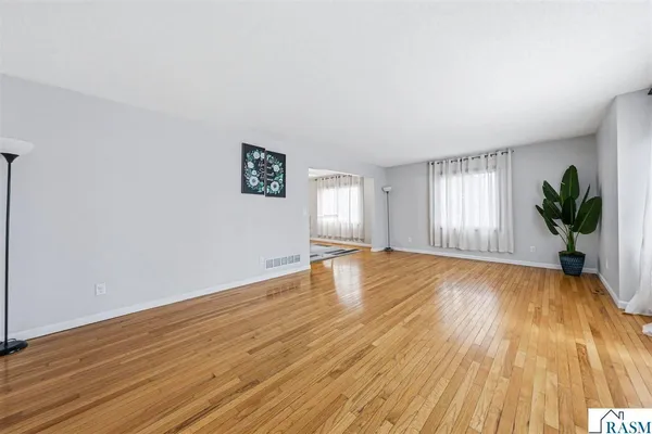 $399,900 | 229 Wadsworth Drive, Mankato, MN 56001