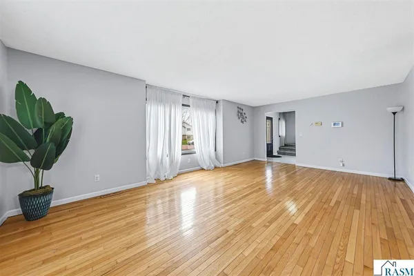 $399,900 | 229 Wadsworth Drive, Mankato, MN 56001