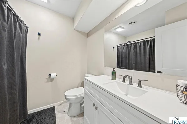 $399,900 | 229 Wadsworth Drive, Mankato, MN 56001