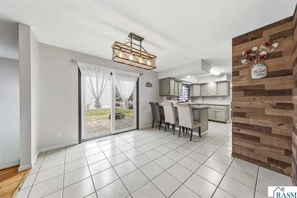 $399,900 | 229 Wadsworth Drive, Mankato, MN 56001