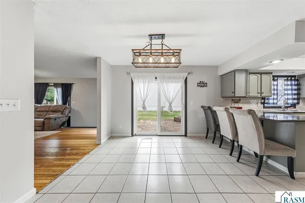 $399,900 | 229 Wadsworth Drive, Mankato, MN 56001