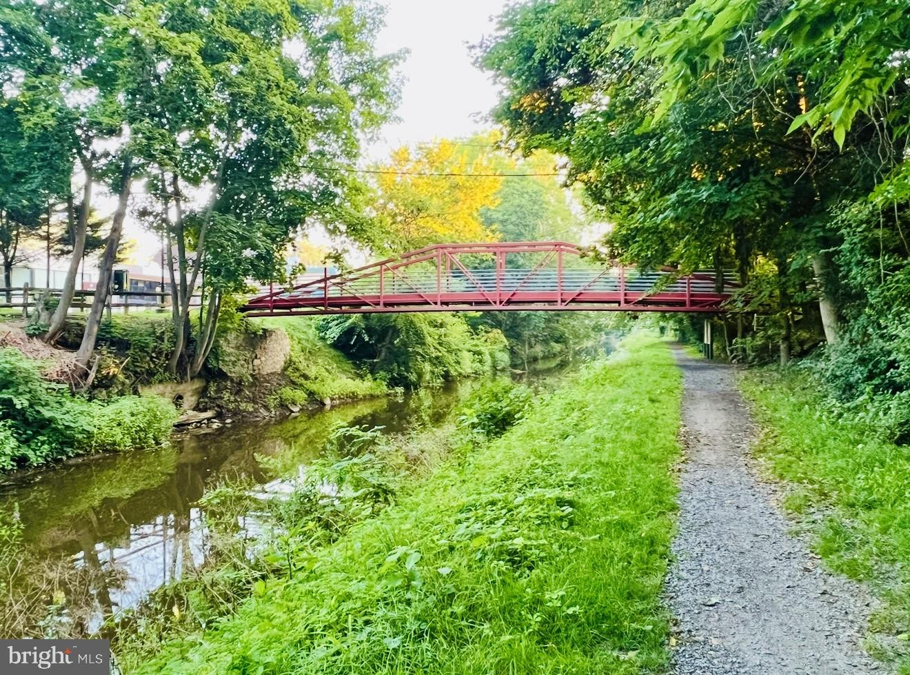 127 Sycamore Road Riegelsville, PA 18077 - Photo 32 of 34 a view of a garden with large trees
