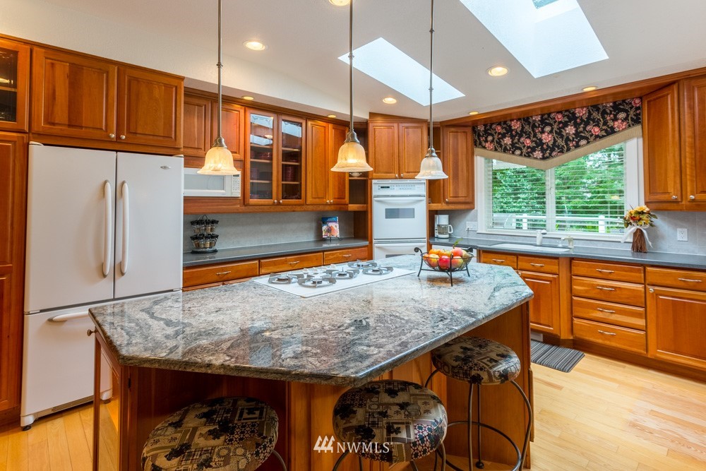 21804 49th Avenue Southeast Bothell, WA 98021 - Photo 4 of 22